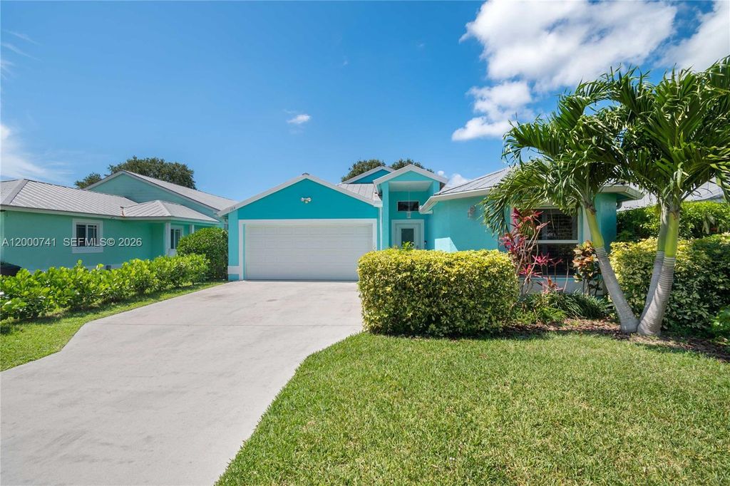 104 Old Jupiter Beach Road, Jupiter, FL 33477