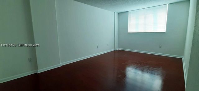 1251 NE 108th Street 423, Miami, FL 33161