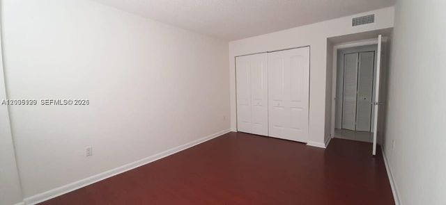 1251 NE 108th Street 423, Miami, FL 33161