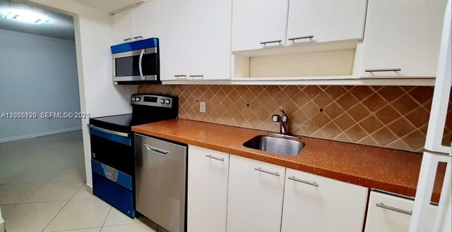 1251 NE 108th Street 423, Miami, FL 33161