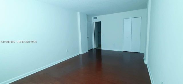 1251 NE 108th Street 423, Miami, FL 33161