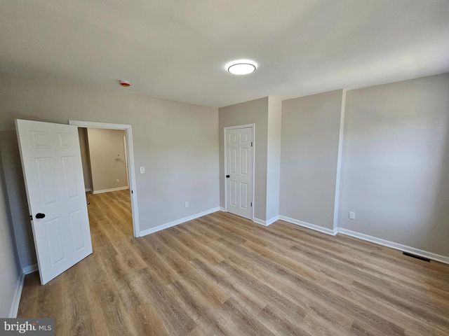 327 RUTHERFORD AVE, Trenton, NJ 08618
