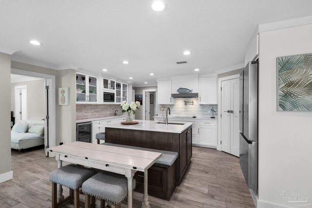 2829 Bay St, Gulf Breeze, FL 32563