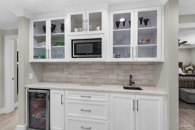 2829 Bay St, Gulf Breeze, FL 32563