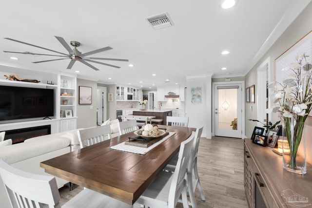 2829 Bay St, Gulf Breeze, FL 32563