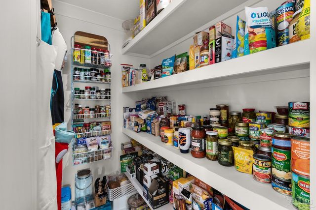 2829 Bay St, Gulf Breeze, FL 32563