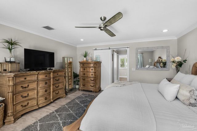 2829 Bay St, Gulf Breeze, FL 32563