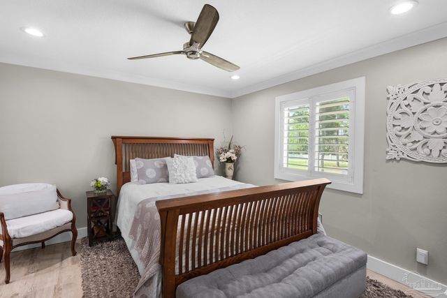 2829 Bay St, Gulf Breeze, FL 32563