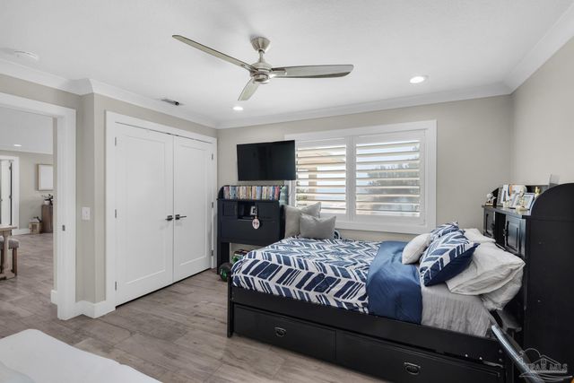 2829 Bay St, Gulf Breeze, FL 32563