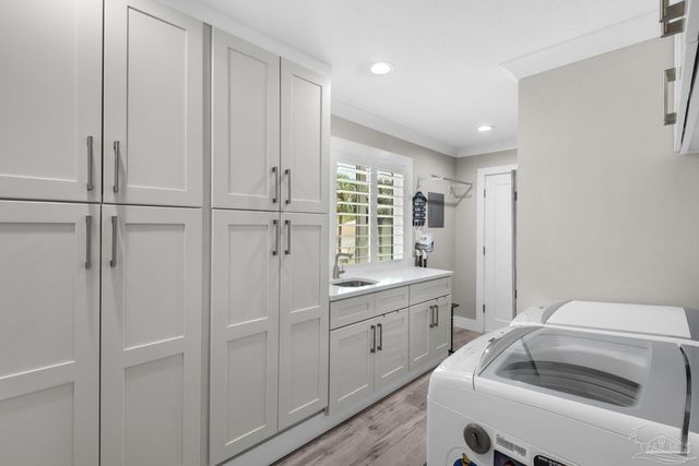 2829 Bay St, Gulf Breeze, FL 32563