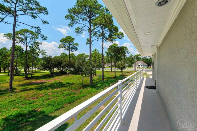 2829 Bay St, Gulf Breeze, FL 32563