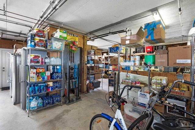 2829 Bay St, Gulf Breeze, FL 32563