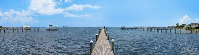 2829 Bay St, Gulf Breeze, FL 32563