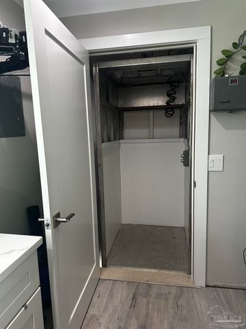 2829 Bay St, Gulf Breeze, FL 32563