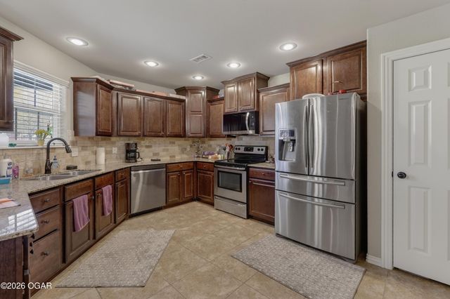 805 Chesterfield Drive, Webb City, MO 64870