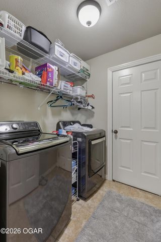 805 Chesterfield Drive, Webb City, MO 64870