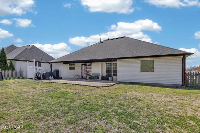 805 Chesterfield Drive, Webb City, MO 64870