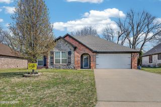 805 Chesterfield Drive, Webb City, MO 64870