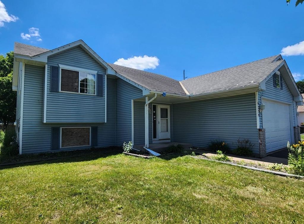 6259 Forest Boulevard Trail, Wyoming, MN 55092 — photo 2