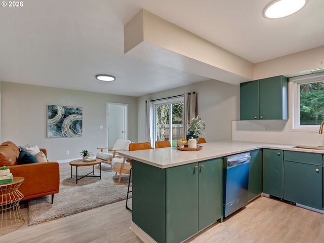 1807 Ne 142ND Ave, Portland, OR 97230