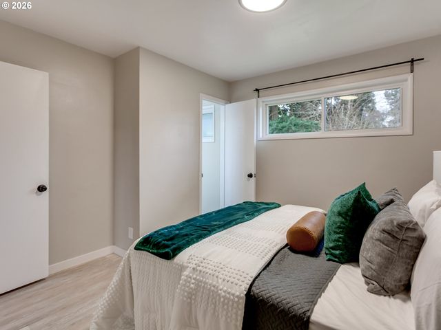 1807 Ne 142ND Ave, Portland, OR 97230