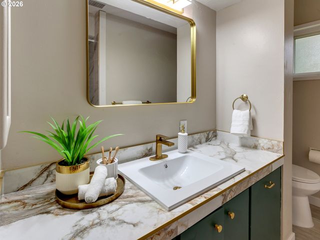 1807 Ne 142ND Ave, Portland, OR 97230