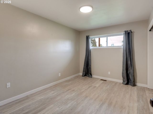 1807 Ne 142ND Ave, Portland, OR 97230