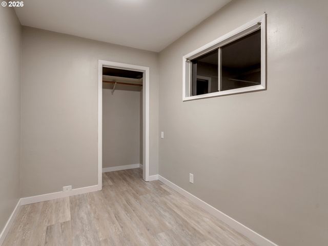 1807 Ne 142ND Ave, Portland, OR 97230