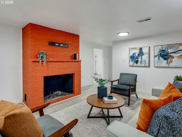 1807 Ne 142ND Ave, Portland, OR 97230