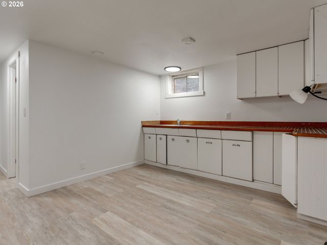 1807 Ne 142ND Ave, Portland, OR 97230