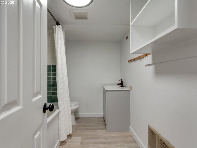 1807 Ne 142ND Ave, Portland, OR 97230