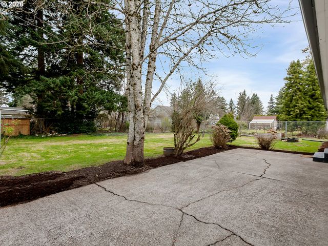 1807 Ne 142ND Ave, Portland, OR 97230