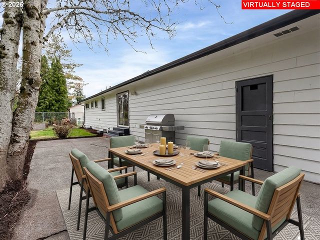 1807 Ne 142ND Ave, Portland, OR 97230