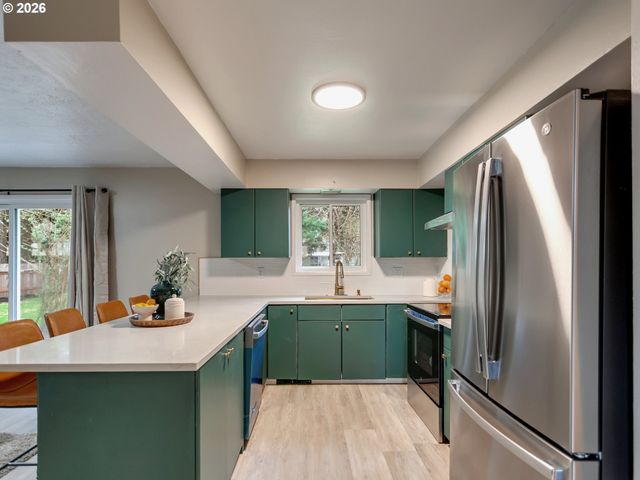 1807 Ne 142ND Ave, Portland, OR 97230