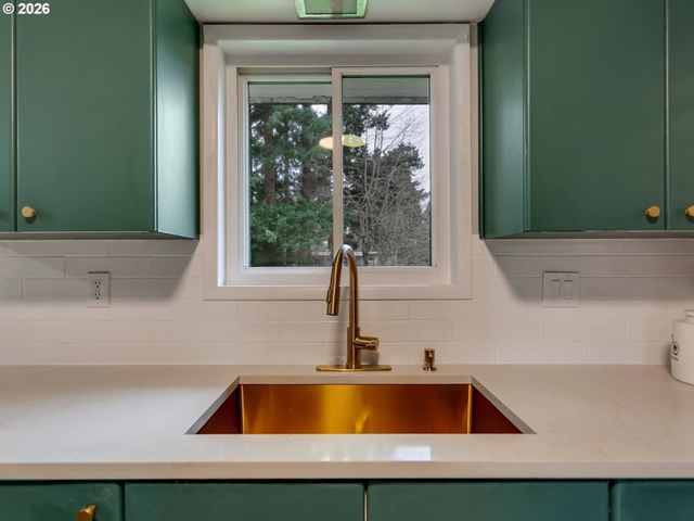 1807 Ne 142ND Ave, Portland, OR 97230