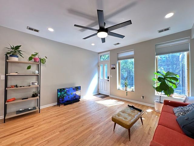 1424 N Bosworth Avenue 1, Chicago, IL 60642