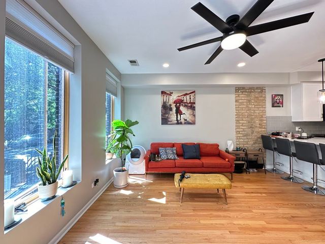 1424 N Bosworth Avenue 1, Chicago, IL 60642