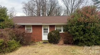 130 31st Avenue NW, Hickory, NC 28601