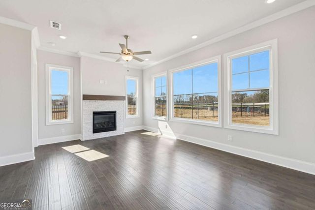 183 Herring Drive, Hoschton, GA 30548