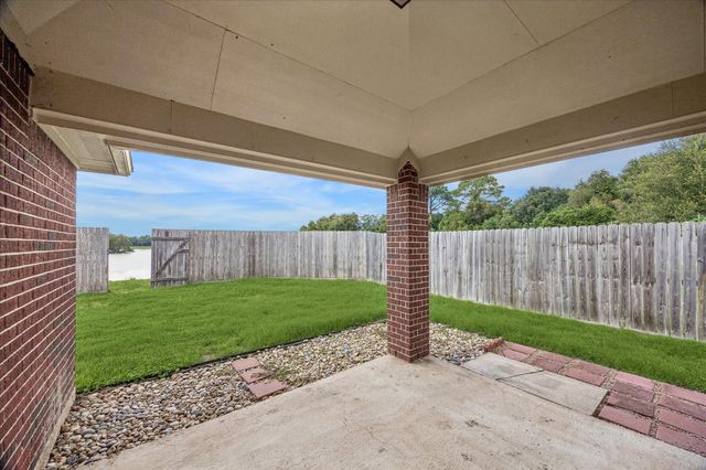 2404 Avalon Trace Lane, Pearland, TX 77581