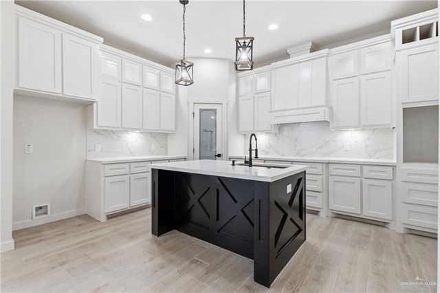 5428 N Mission Street, Edinburg, TX 78542