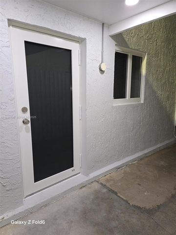 19251 NW 61st Ave 19251, Hialeah, FL 33015