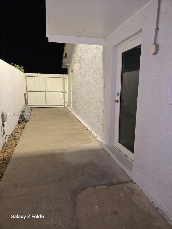 19251 NW 61st Ave 19251, Hialeah, FL 33015