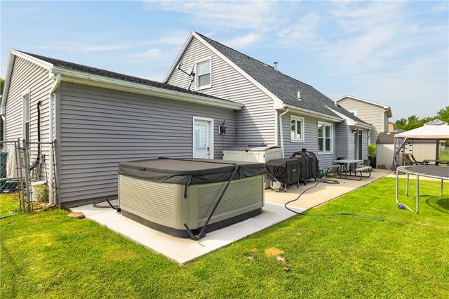 9 Newcomb Drive, Parma, NY 14468