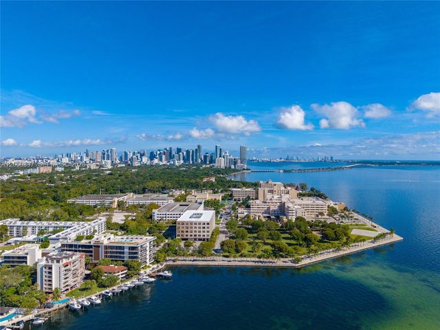 3581 E Glencoe St 403, Miami, FL 33133