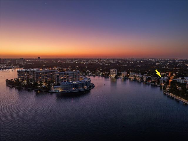 3581 E Glencoe St 403, Miami, FL 33133
