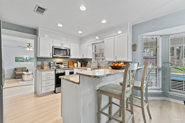 3893 Paradise Bay Dr, Gulf Breeze, FL 32563