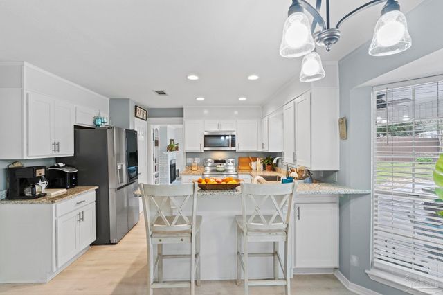 3893 Paradise Bay Dr, Gulf Breeze, FL 32563