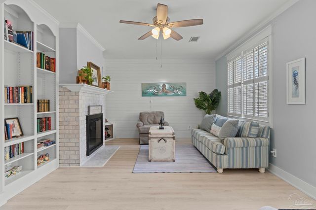 3893 Paradise Bay Dr, Gulf Breeze, FL 32563