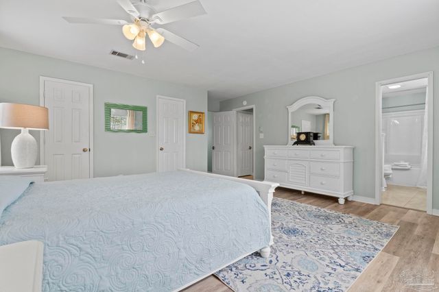 3893 Paradise Bay Dr, Gulf Breeze, FL 32563